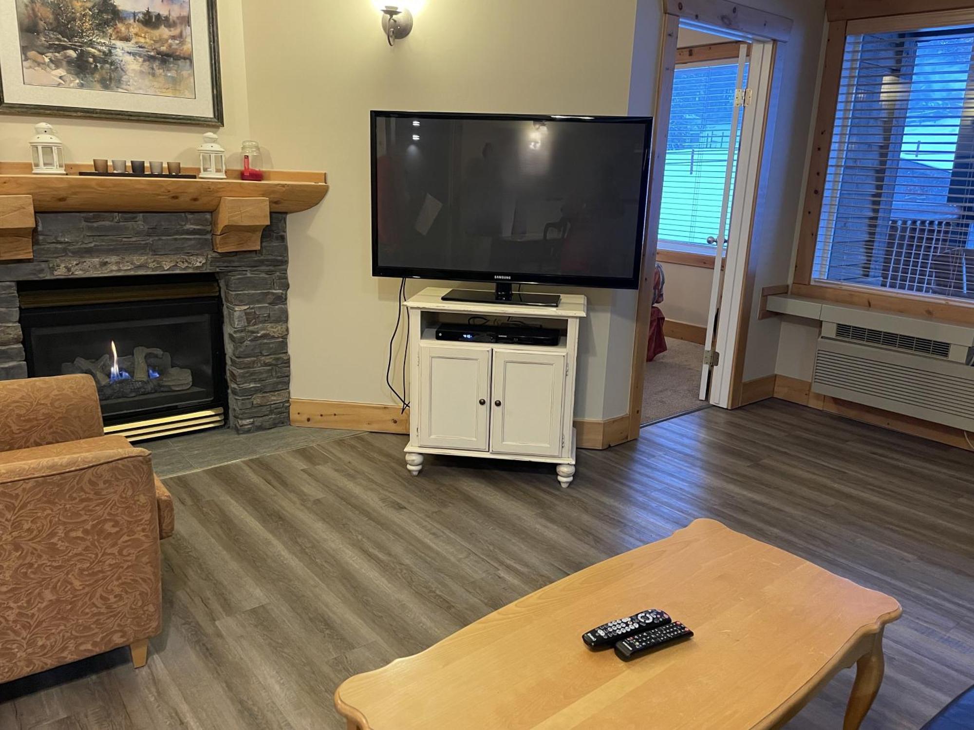 Cornerstone Lodge By Park Vacation Management Fernie Ngoại thất bức ảnh