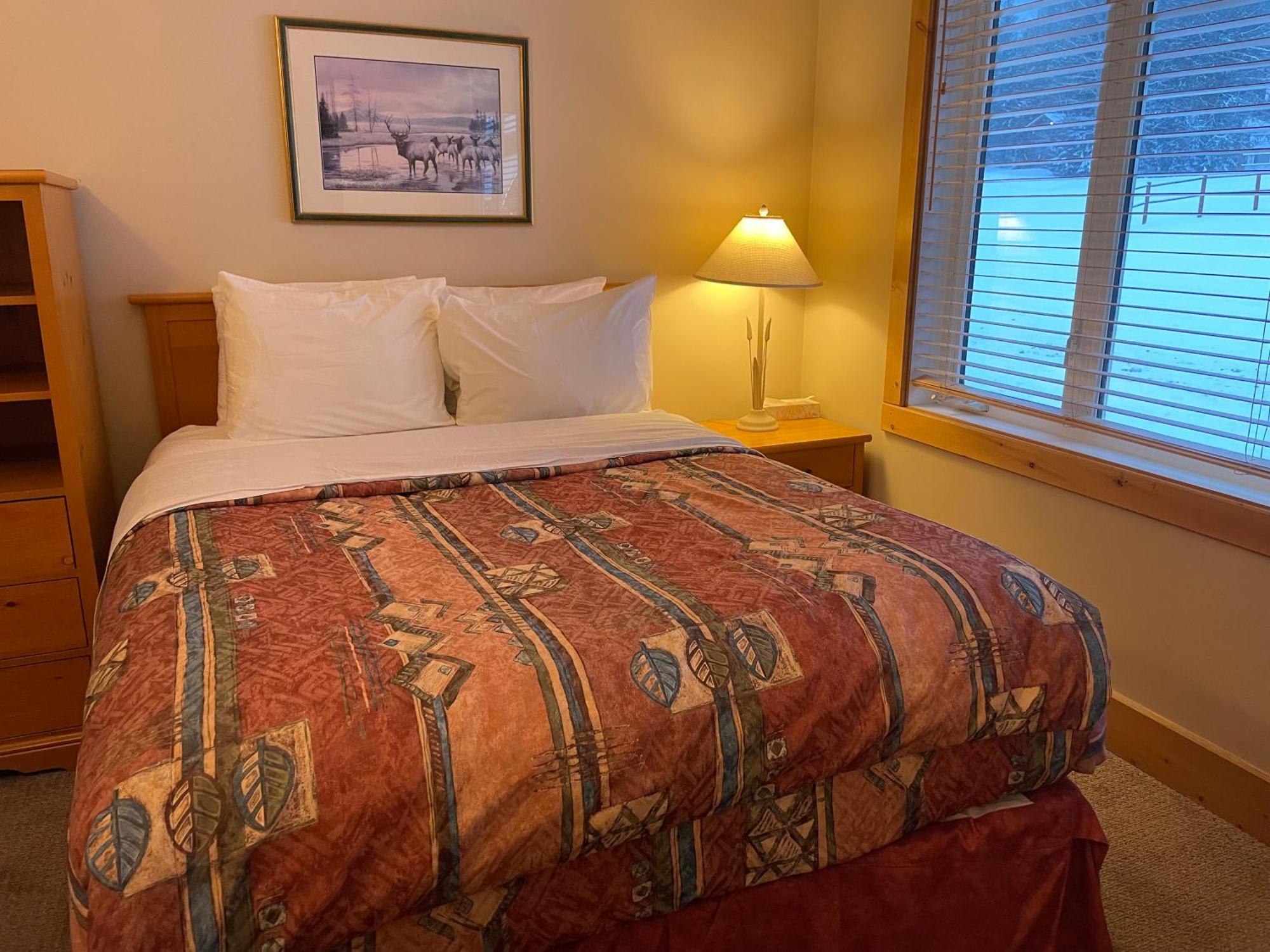 Cornerstone Lodge By Park Vacation Management Fernie Ngoại thất bức ảnh